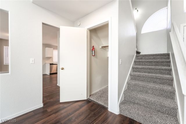 1904 Cedar Bluffs Way, Las Vegas, NV 89128