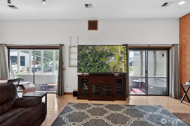 91 W Goforth Road, Sequim, WA 98382