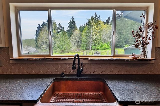 91 W Goforth Road, Sequim, WA 98382