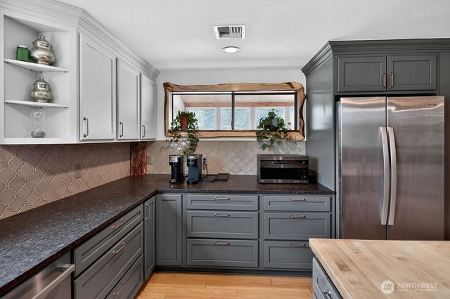 91 W Goforth Road, Sequim, WA 98382