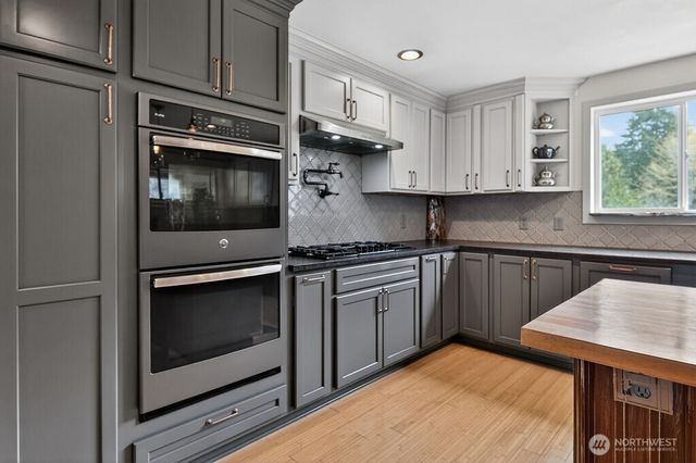 91 W Goforth Road, Sequim, WA 98382