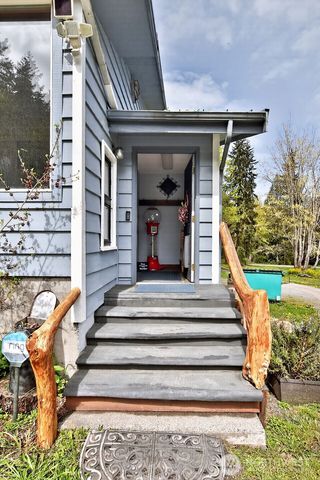 91 W Goforth Road, Sequim, WA 98382