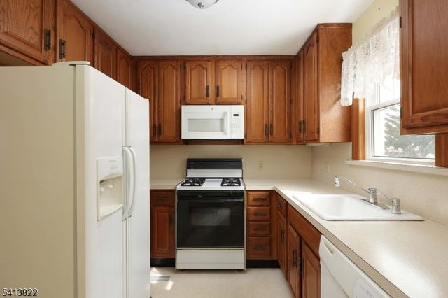 13 Roger Ave, Cranford Twp., NJ 07016