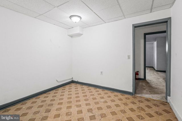 2611 E HOFFMAN ST, Baltimore, MD 21213