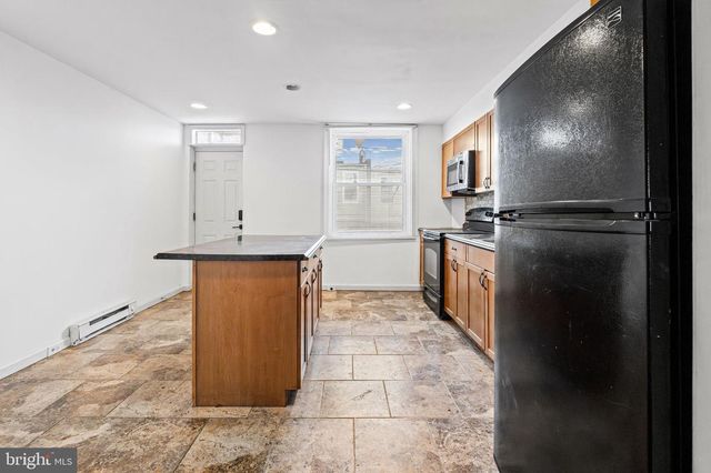 2611 E HOFFMAN ST, Baltimore, MD 21213