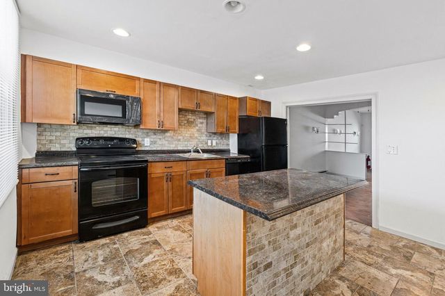 2611 E HOFFMAN ST, Baltimore, MD 21213