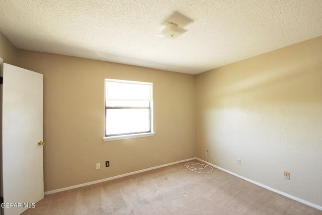 216 CUTLASS Drive B, El Paso, TX 79932
