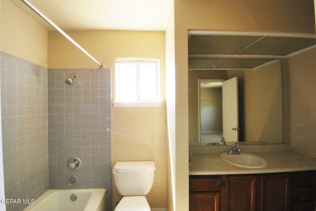 216 CUTLASS Drive B, El Paso, TX 79932