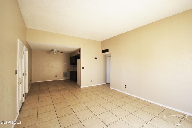 216 CUTLASS Drive B, El Paso, TX 79932