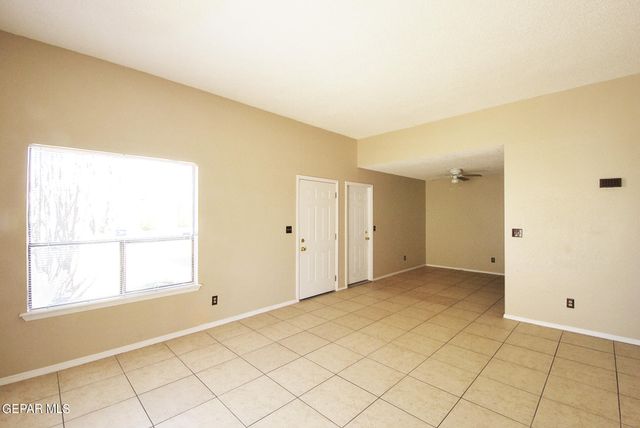 216 CUTLASS Drive B, El Paso, TX 79932