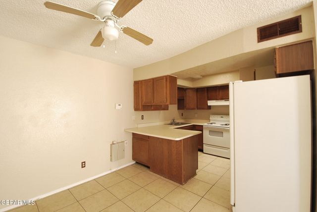 216 CUTLASS Drive B, El Paso, TX 79932