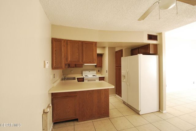 216 CUTLASS Drive B, El Paso, TX 79932