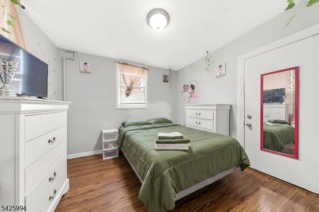 237 Halsted St, East Orange City, NJ 07018