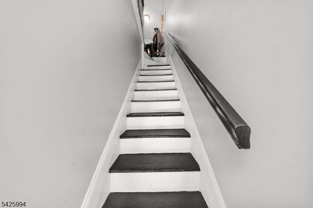 237 Halsted St, East Orange City, NJ 07018