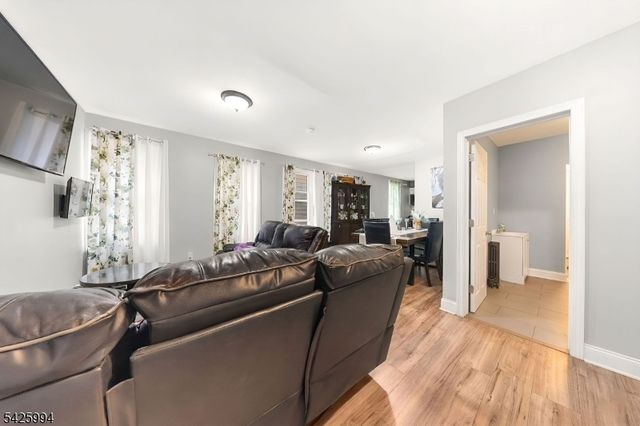 237 Halsted St, East Orange City, NJ 07018