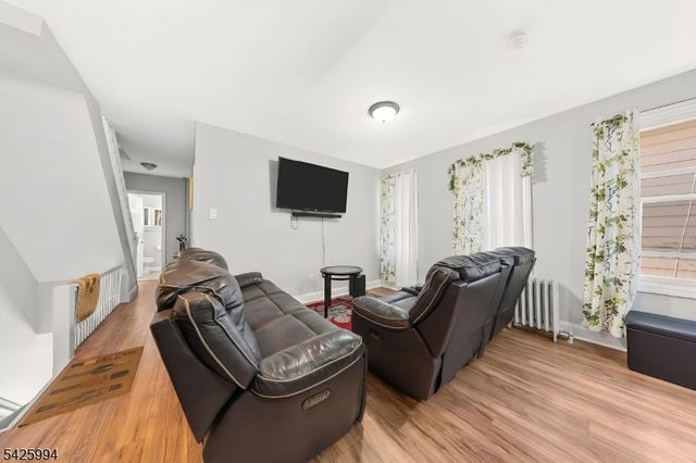 237 Halsted St, East Orange City, NJ 07018