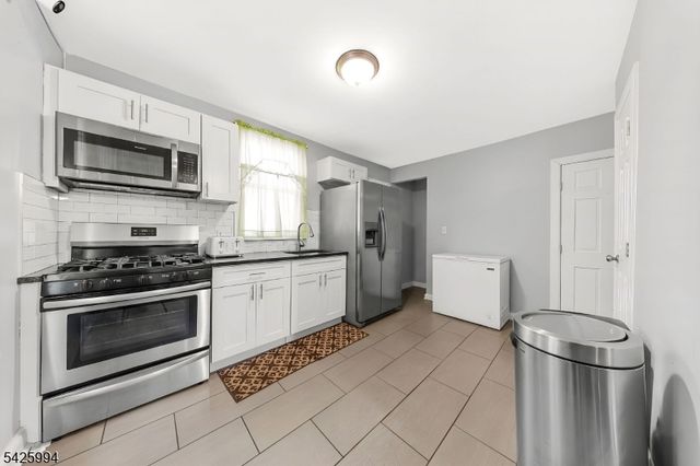 237 Halsted St, East Orange City, NJ 07018