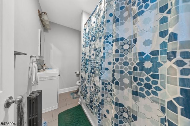 237 Halsted St, East Orange City, NJ 07018