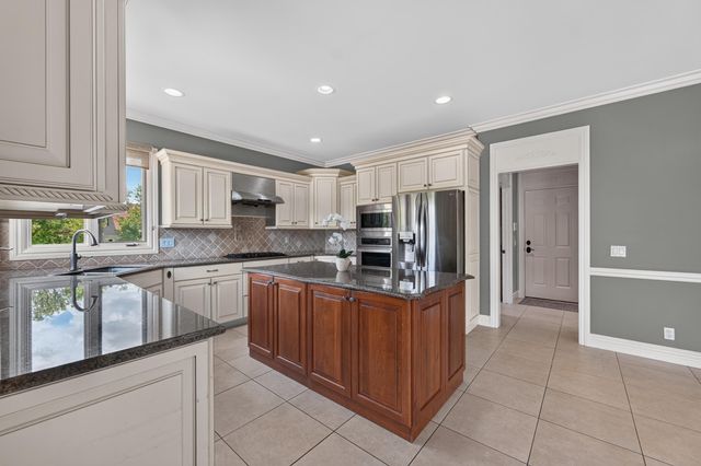 57629 Stonebriar Drive, Washington, MI 48094