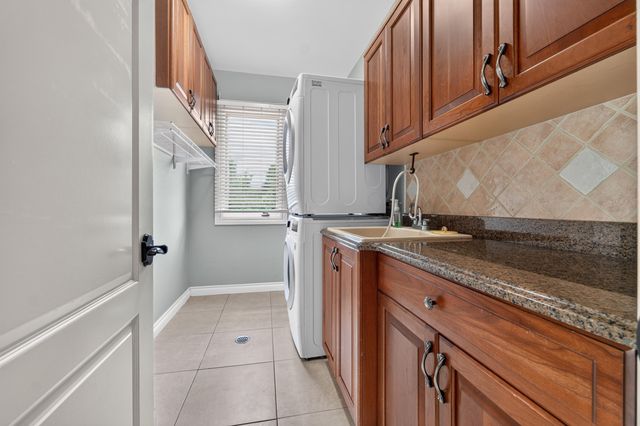 57629 Stonebriar Drive, Washington, MI 48094