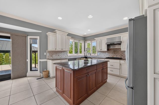 57629 Stonebriar Drive, Washington, MI 48094