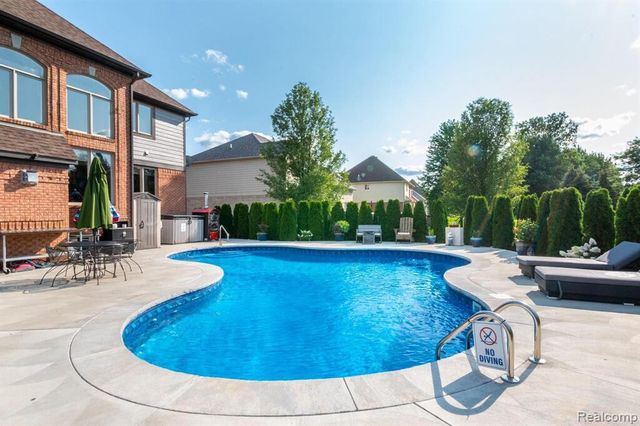 57629 Stonebriar Drive, Washington, MI 48094