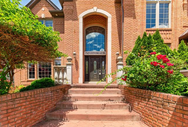 57629 Stonebriar Drive, Washington, MI 48094