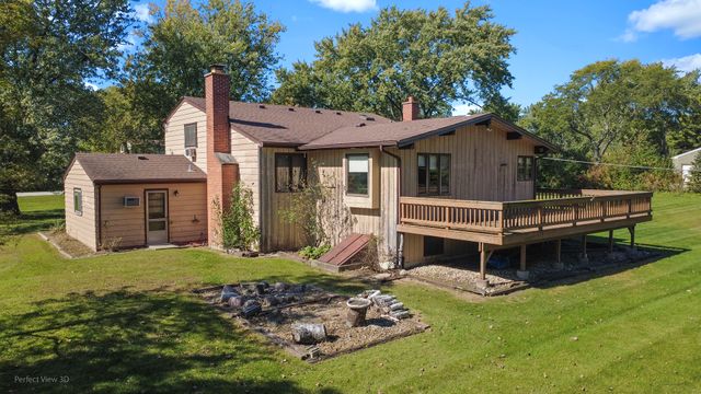 2244 Heathercliff Drive, Green Oaks, IL 60048
