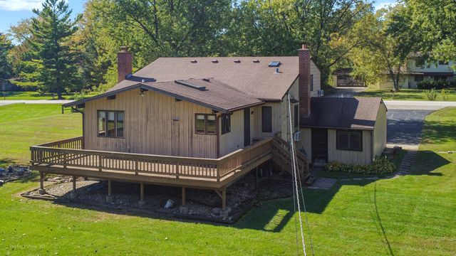 2244 Heathercliff Drive, Green Oaks, IL 60048