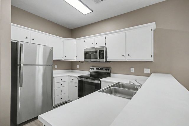 504 River Oaks Dr Apt 57O, Myrtle Beach, SC 29579