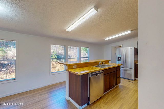 136 Hunters Ridge, Madisonville, TN 37354