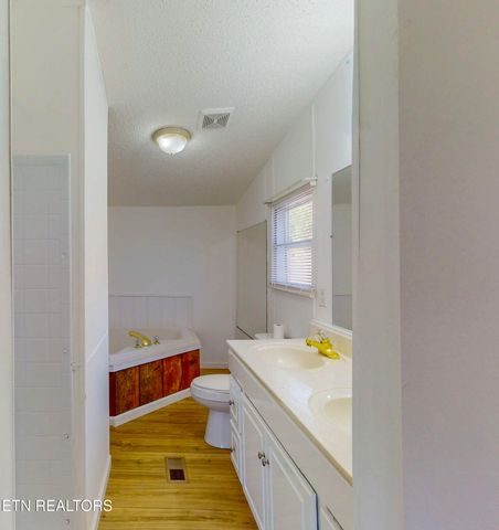 136 Hunters Ridge, Madisonville, TN 37354