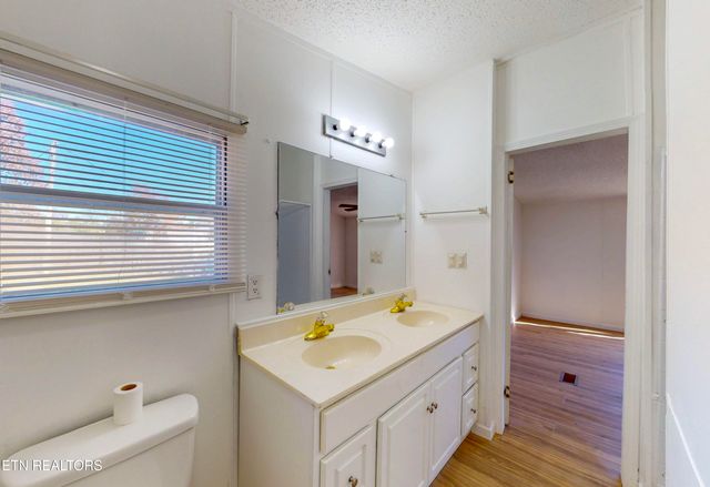 136 Hunters Ridge, Madisonville, TN 37354