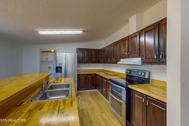 136 Hunters Ridge, Madisonville, TN 37354