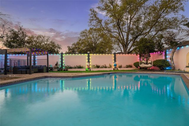 15302 La Mancha Drive, Houston, TX 77083
