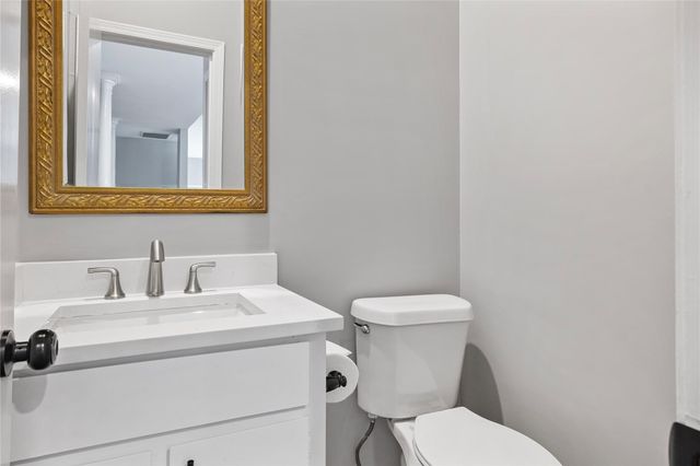 10437 High Hollows Drive 219, Dallas, TX 75230