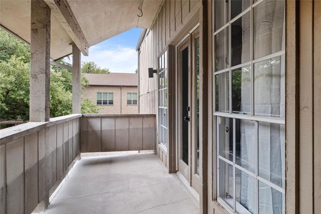 10437 High Hollows Drive 219, Dallas, TX 75230