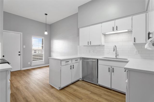 10437 High Hollows Drive 219, Dallas, TX 75230