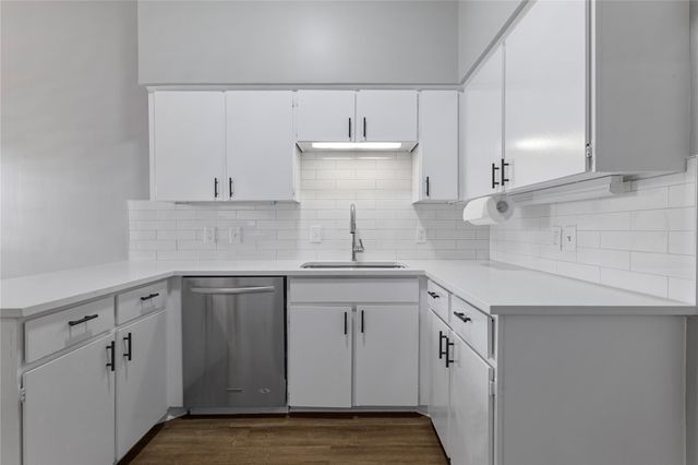 10437 High Hollows Drive 219, Dallas, TX 75230