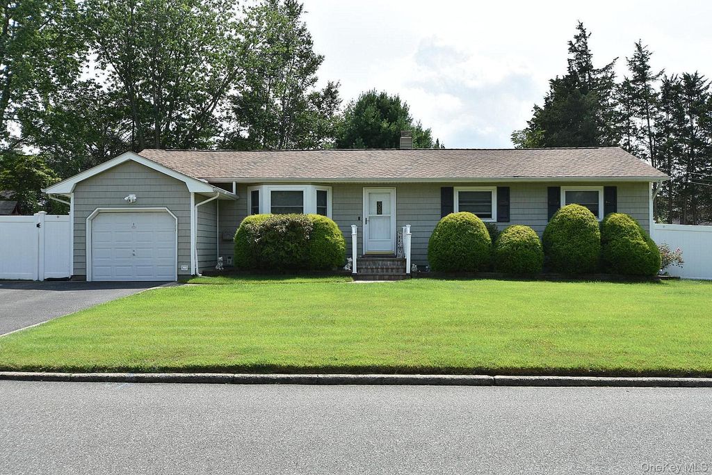 14 Milburn Road, South Setauket, NY 11720 — exterior