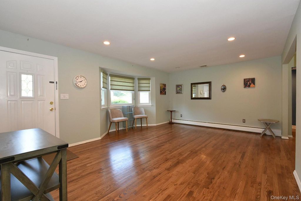 14 Milburn Road, South Setauket, NY 11720 — photo 2
