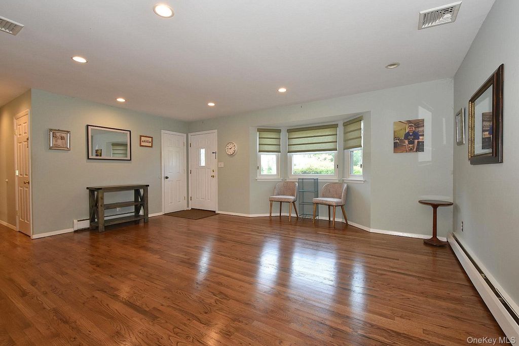 14 Milburn Road, South Setauket, NY 11720 — photo 3