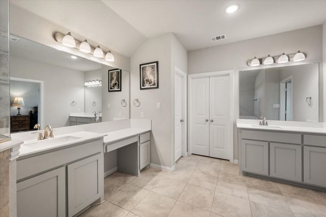 5013 Freestone Drive, Weatherford, TX 76085