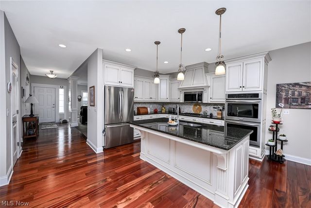 10269 River Run Lane, North Royalton, OH 44133
