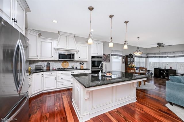 10269 River Run Lane, North Royalton, OH 44133