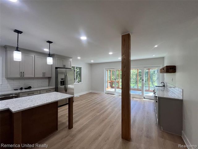 6160 Brambleberry Lane, Cohoctah, MI 48855