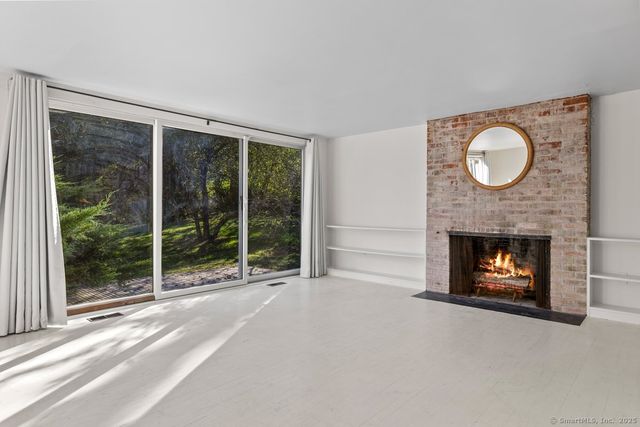 1166 Old Racebrook Road, Woodbridge, CT 06525