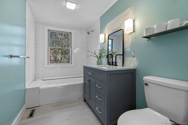 1166 Old Racebrook Road, Woodbridge, CT 06525