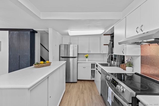 1166 Old Racebrook Road, Woodbridge, CT 06525