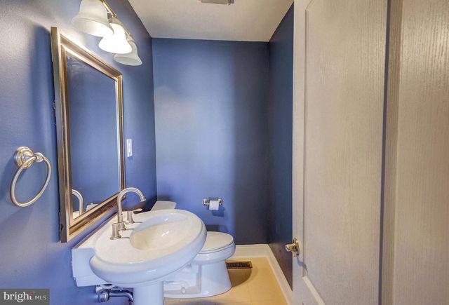 2211 SHORE RD, Linwood, NJ 08221